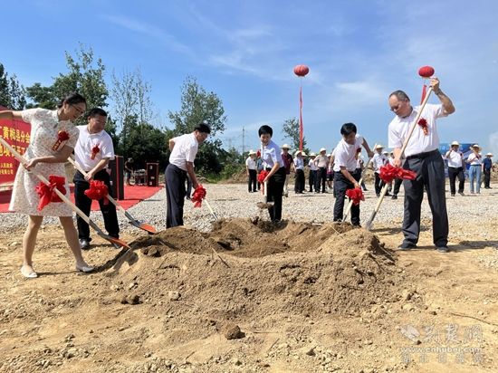 企業(yè)——五祖鰻鱺生態(tài)養(yǎng)殖基地項(xiàng)目開(kāi)工儀式.jpg.jpg